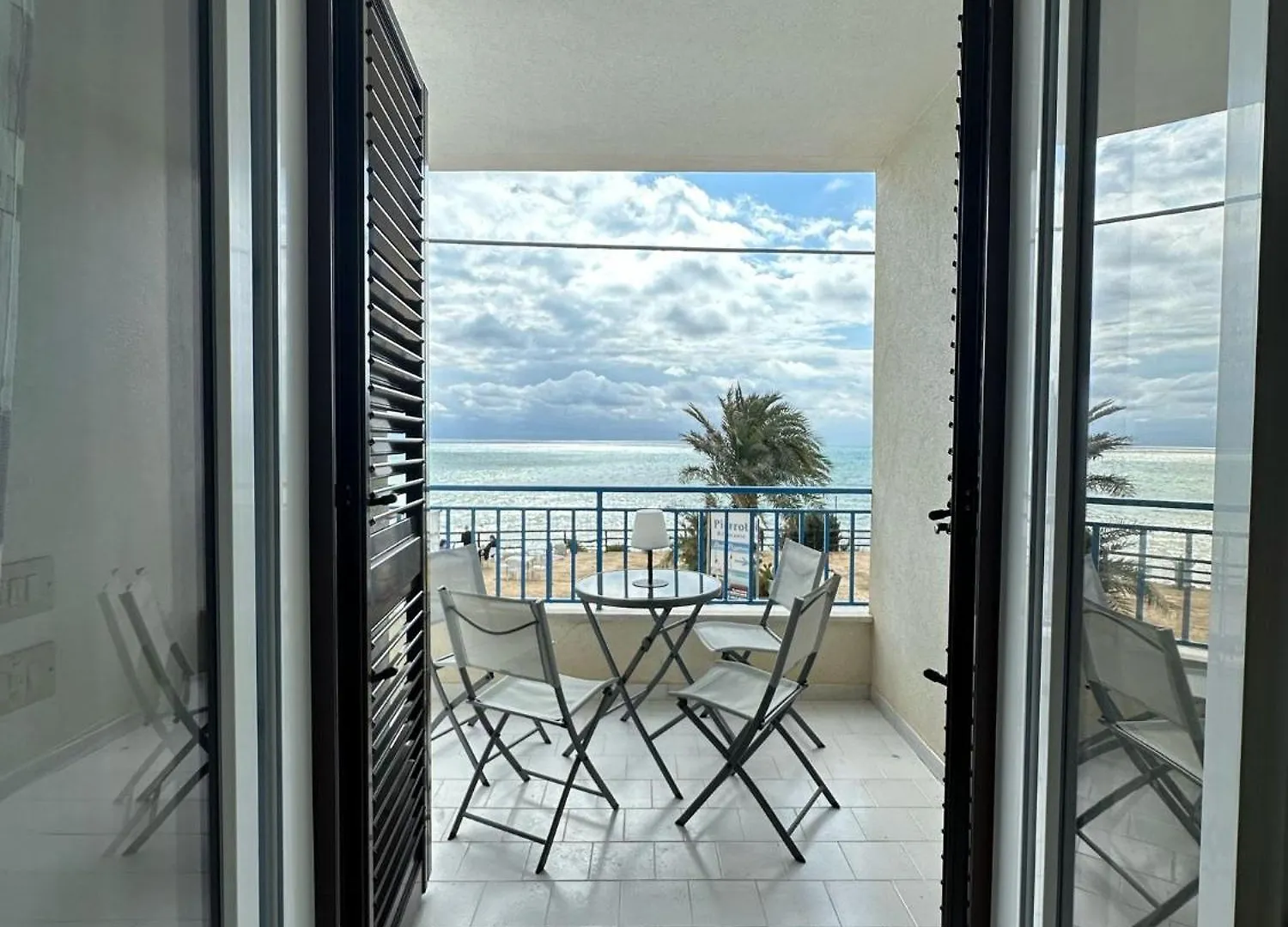 Апартаменты Casa Azzurra - Terrazza Sul Mare Маринелла 0*,  Италия
